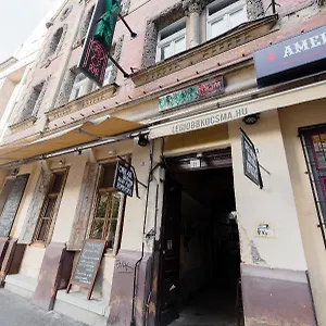 Albergue Party At Udvarom, Budapeste