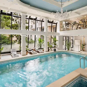 Hotel Queen's Court &, Budapeste